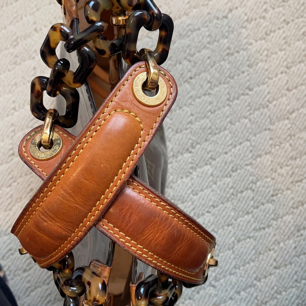 Louis Vuitton - Picture 8 of 12